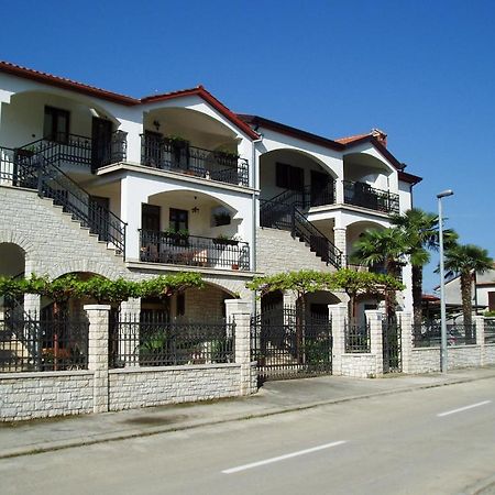 Apartments Modrusan Rovinj Exterior photo