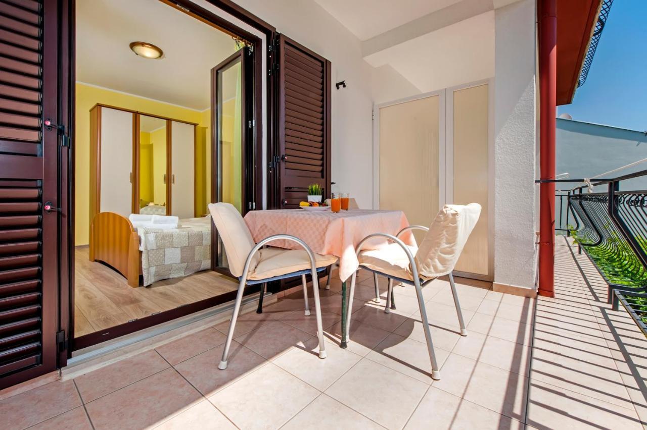 Apartments Modrusan Rovinj Exterior photo