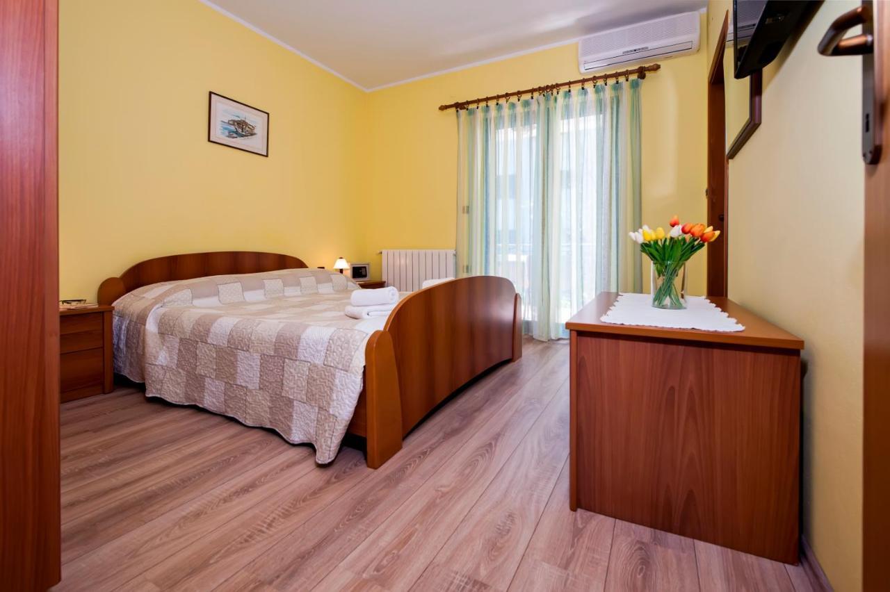 Apartments Modrusan Rovinj Exterior photo