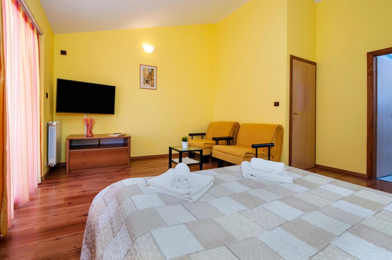 Apartments Modrusan Rovinj Exterior photo